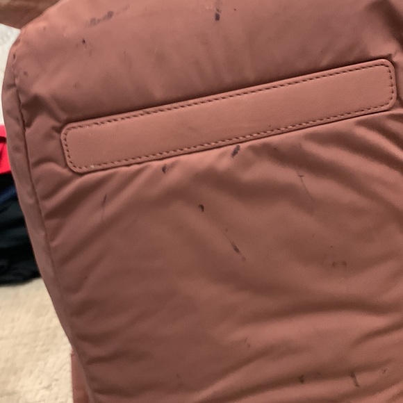Lululemon tennis bag, Mauve, a few ink stains as pictured - Picture 6 of 6